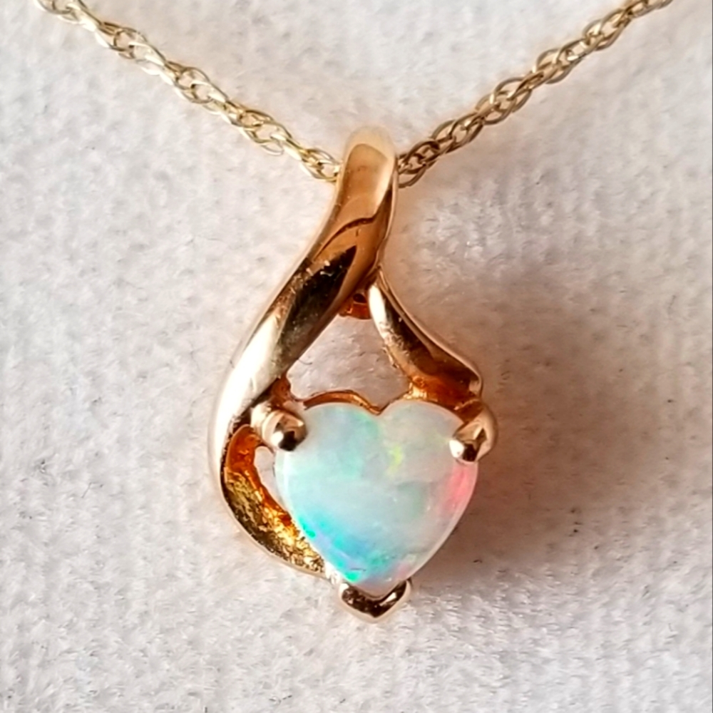 14K Gold Opal Heart Pendant Necklace - Picture 1 of 9